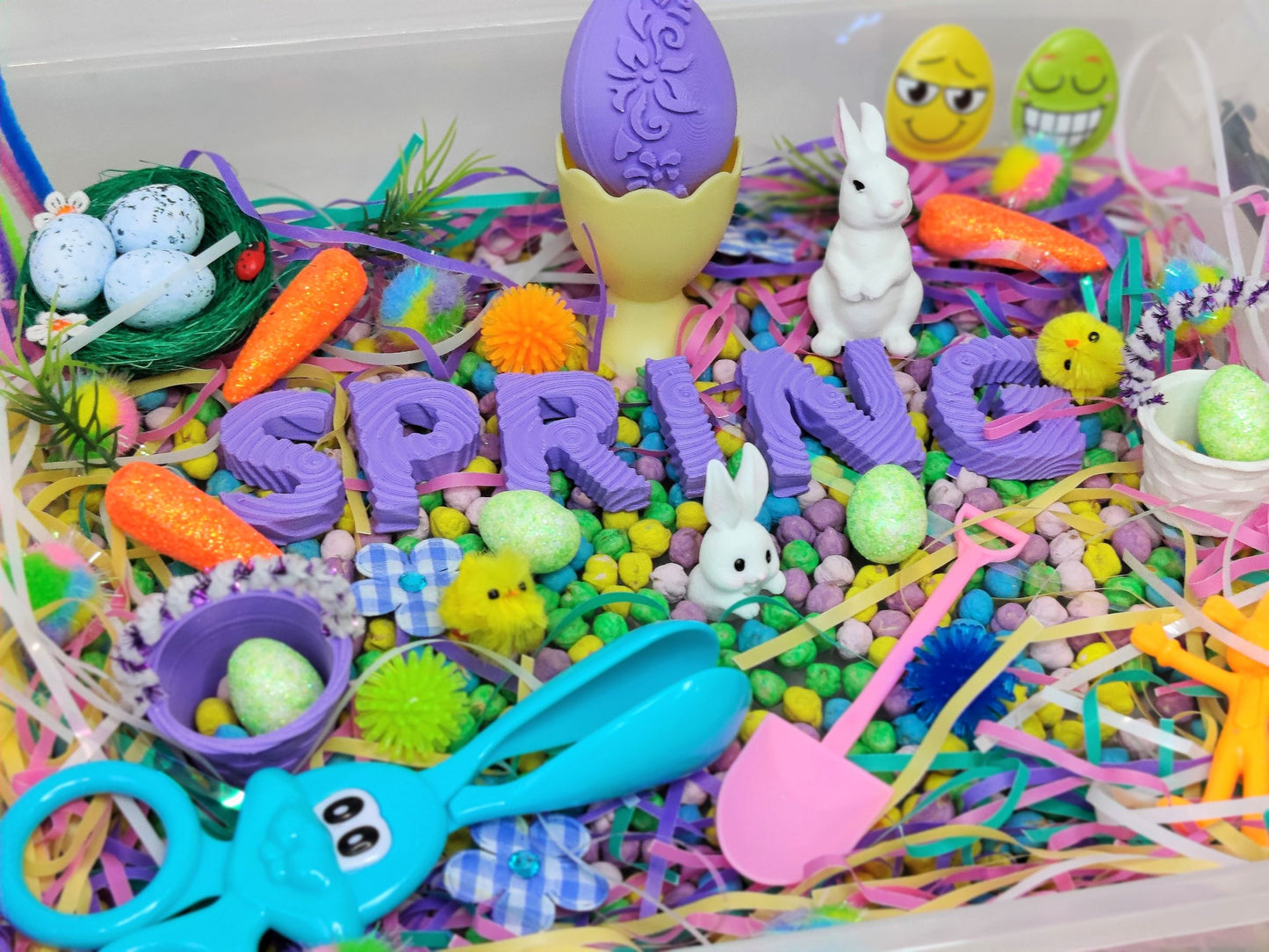 Hoppy Easter Sensory Bin